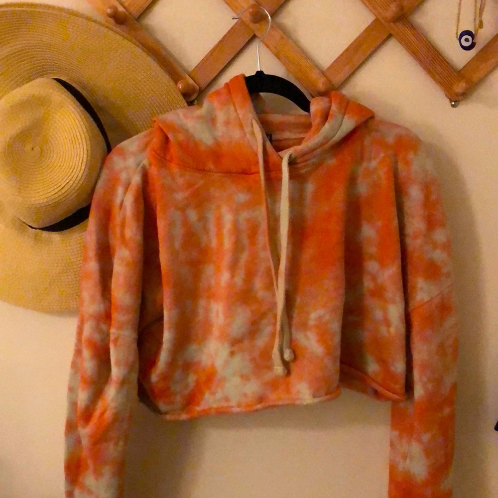 Tie-dye cropped hoodie